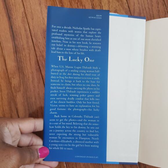 The Lucky One Book By Nicholas Sparks - Picture 2 of 3